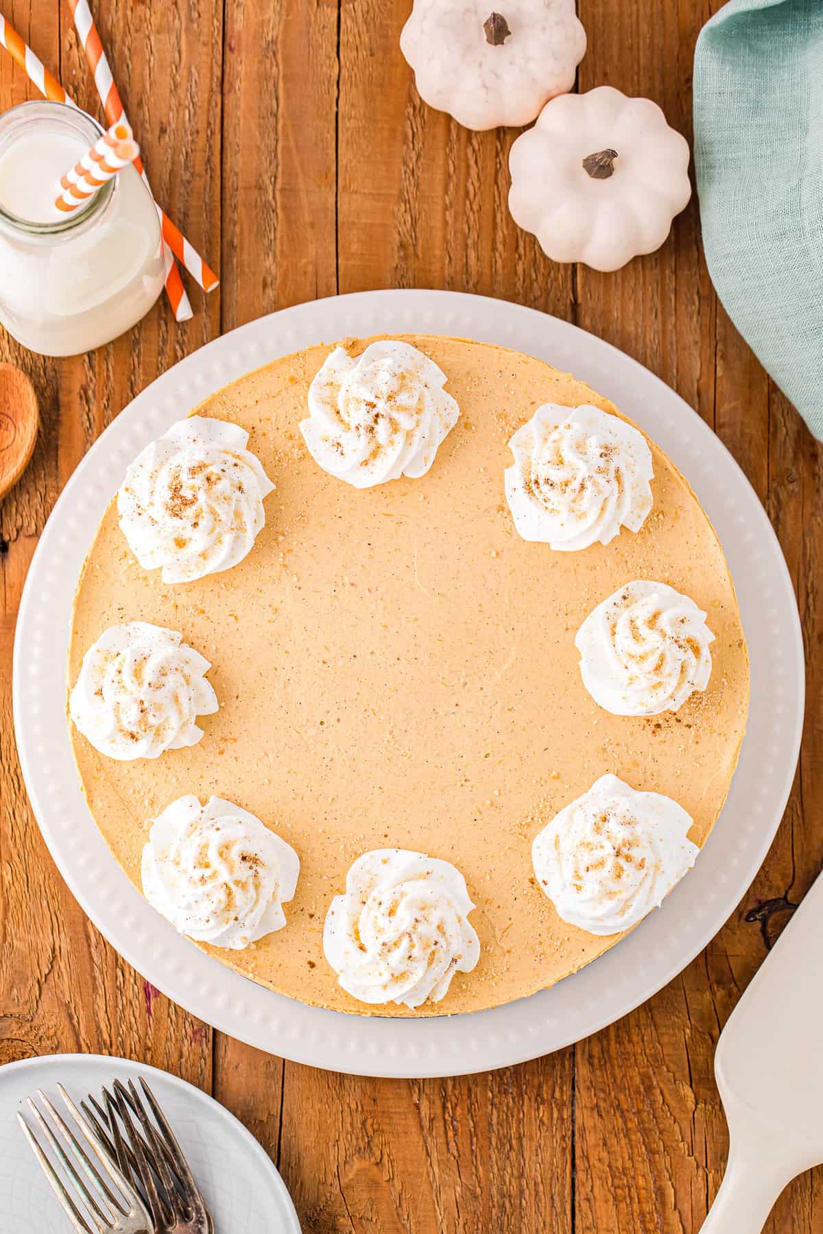 Finished no bake pumpkin cheesecake on plate