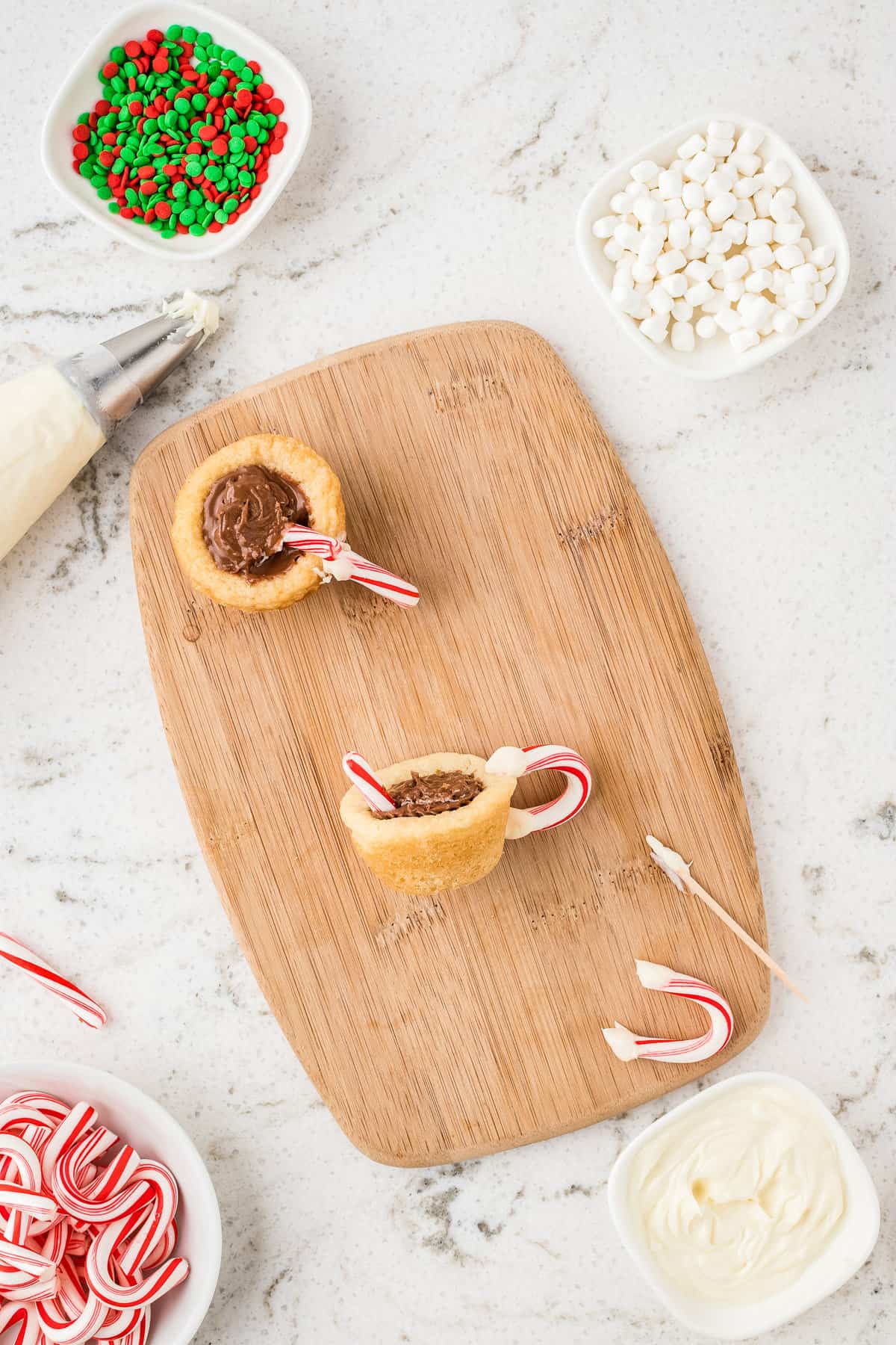 Putting handle on hot chocolate cookies cup