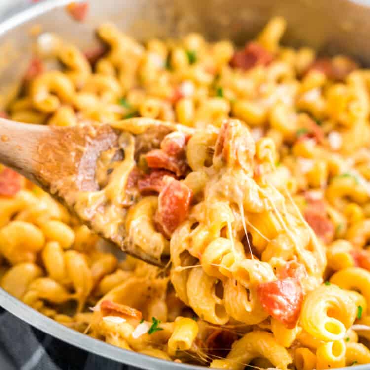 One Pot Pepperoni Pizza Pasta