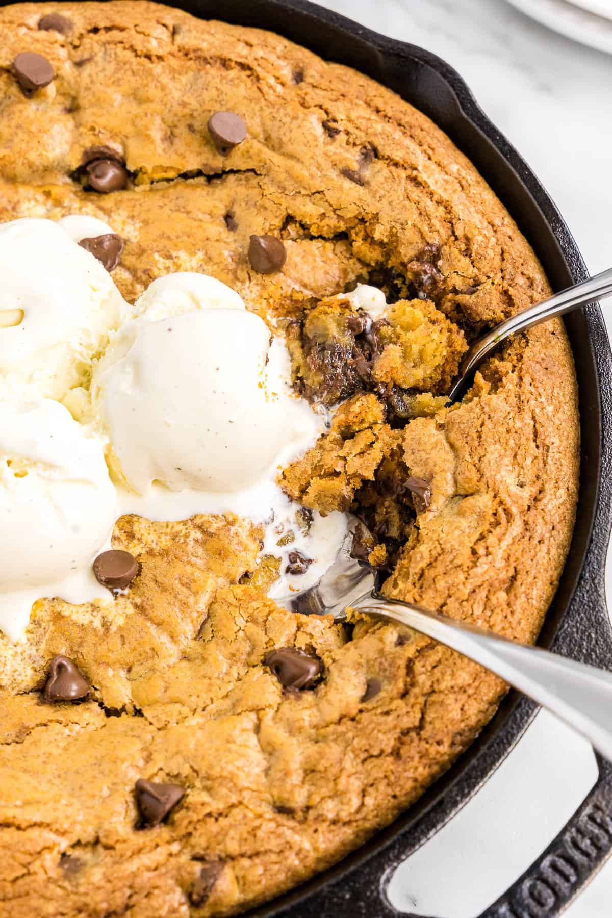 Giant Peanut Butter Chocolate Chip Skillet Cookie {you need this