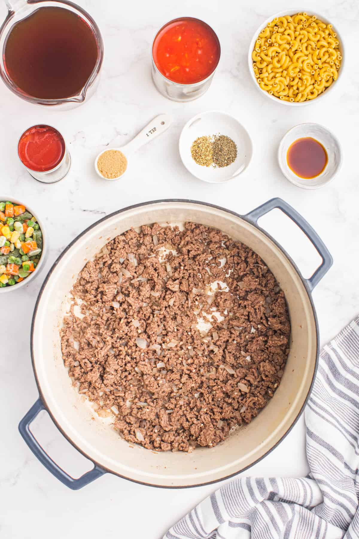 Browned Ground Beef in Dutch Oven for Tomato Beef Macaroni Soup