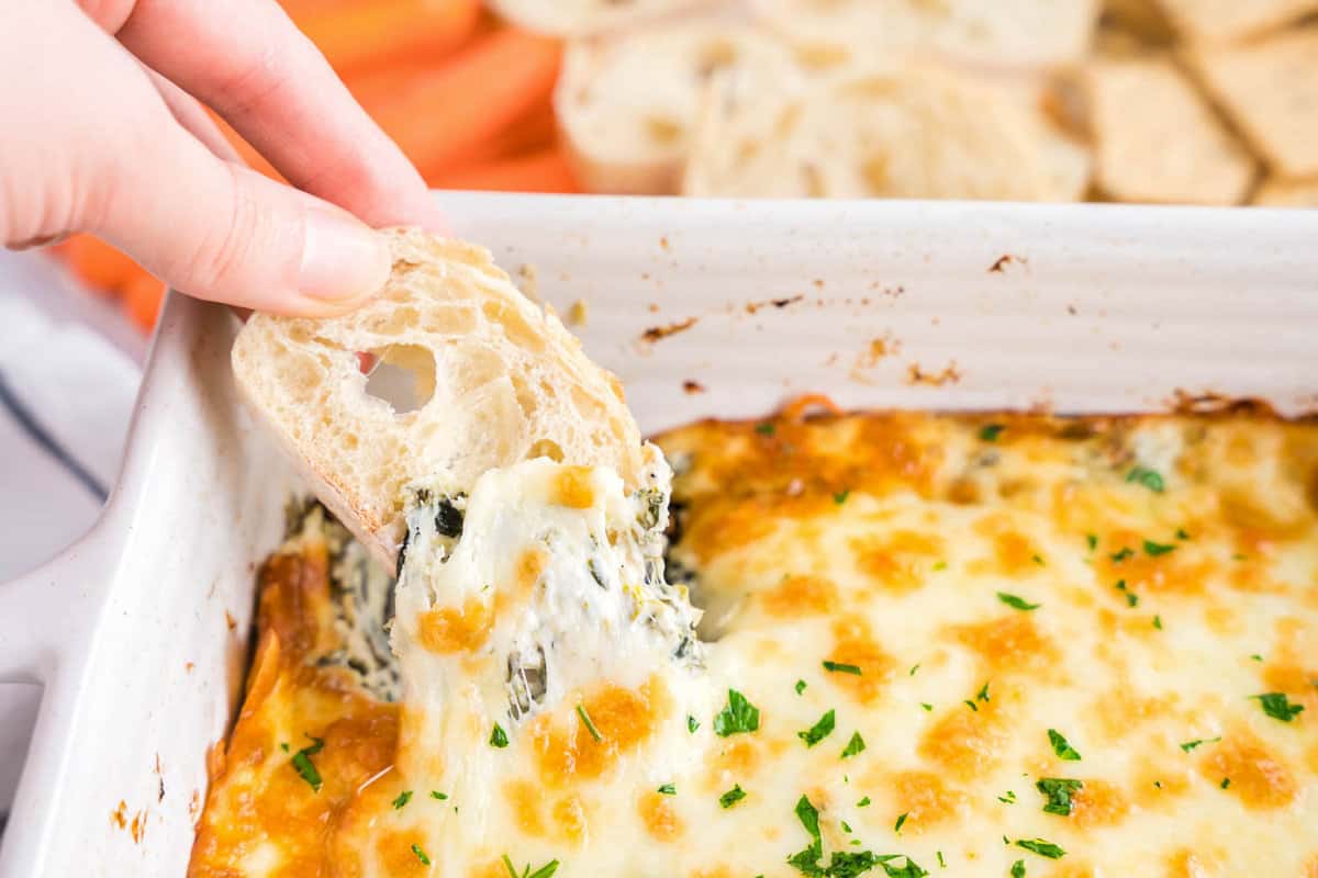 https://www.julieseatsandtreats.com/wp-content/uploads/2023/02/Hot-Spinach-Dip-3-of-3.jpg