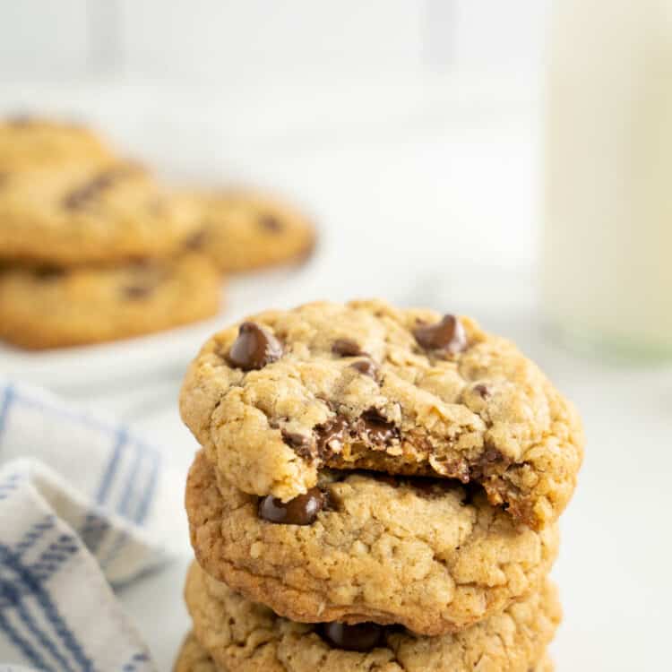 Chewy Oatmeal Chocolate Chip Cookies Recipe