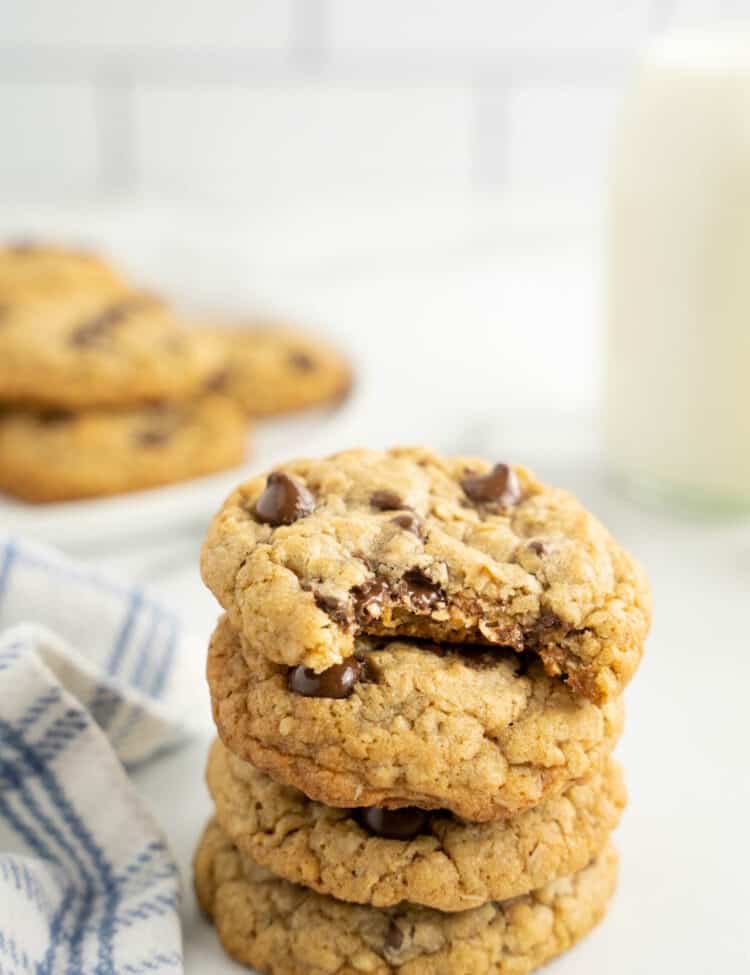 Chewy Oatmeal Chocolate Chip Cookies Recipe