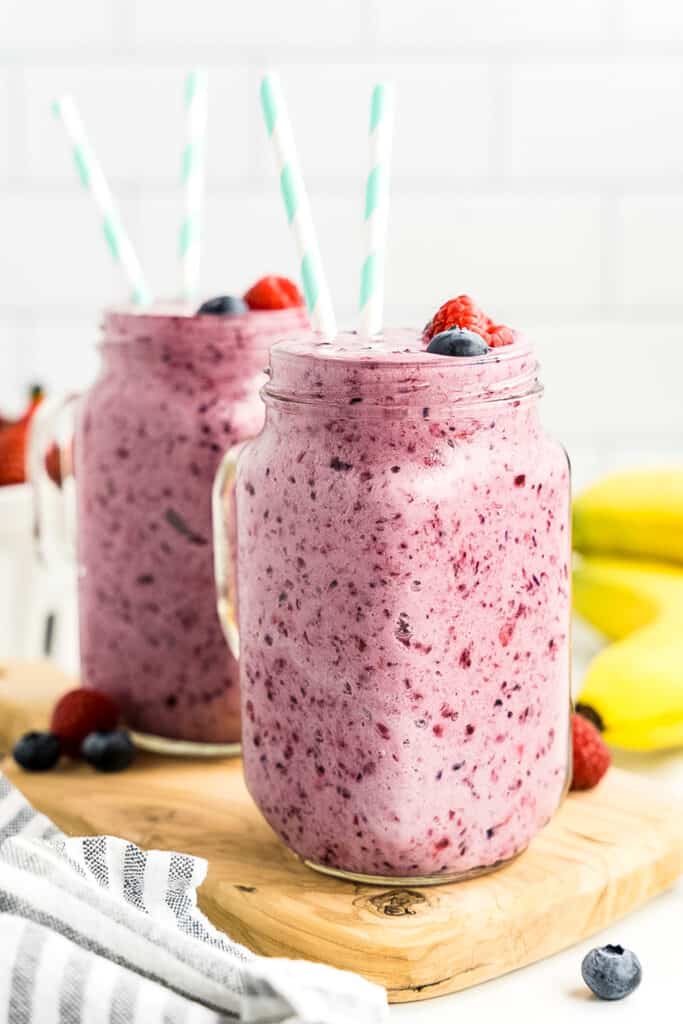Mixed Berry Smoothie in mason jars