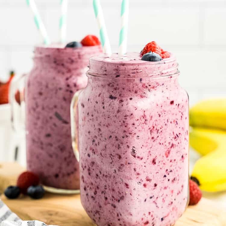 Mixed Berry Smoothie in mason jars