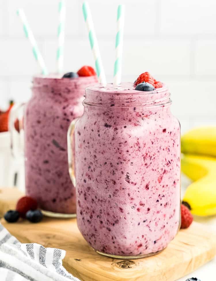 Mixed Berry Smoothie in mason jars