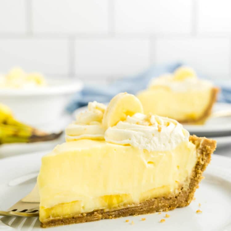 No Bake Banana Cheesecake Slice on plate