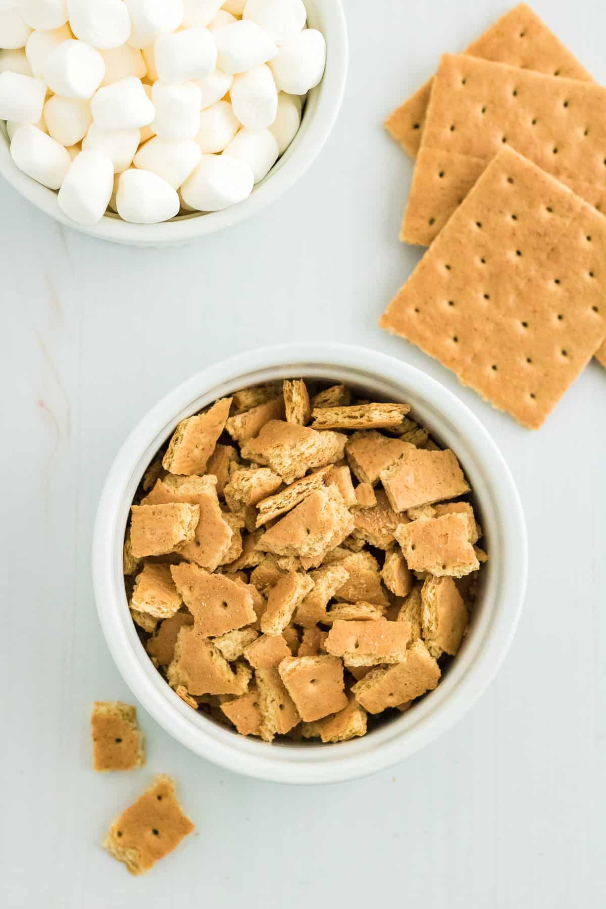 Break up the Graham crackers into small pieces