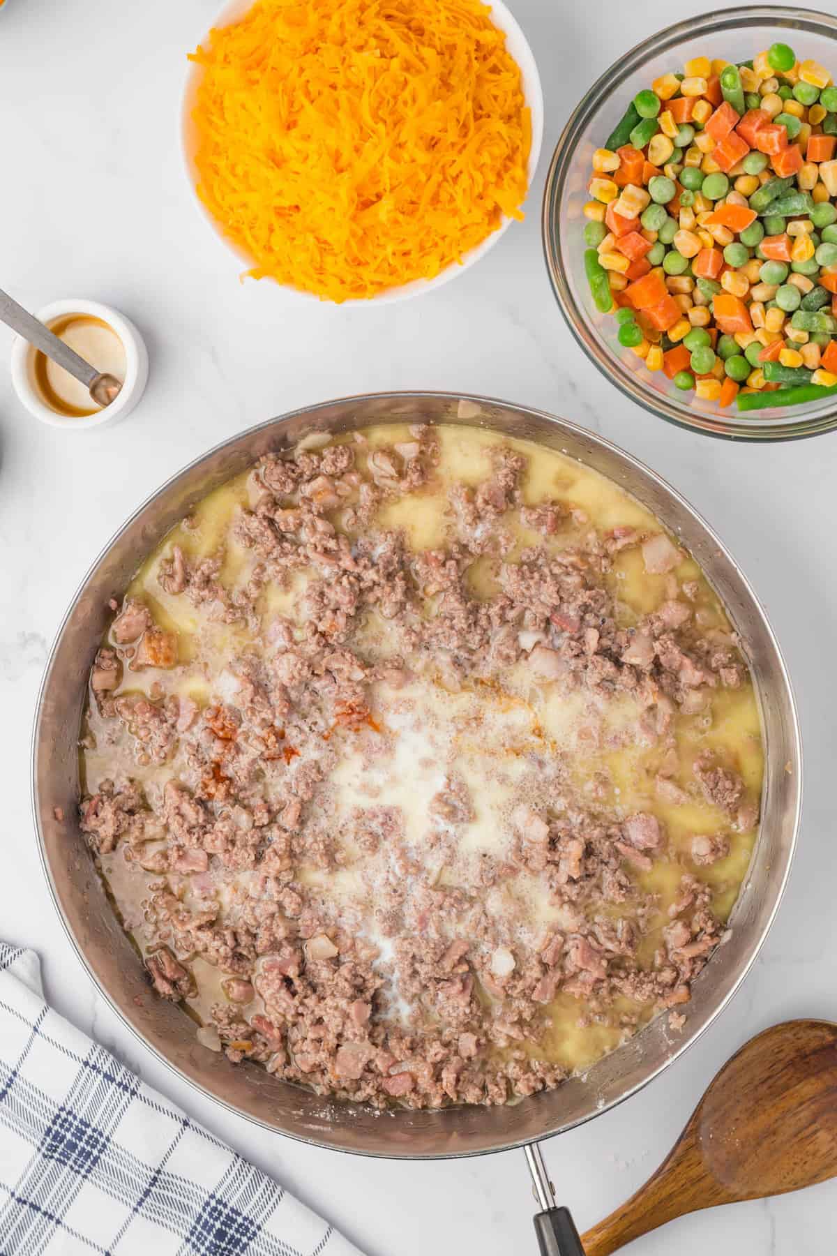 Crock Pot Cheeseburger Casserole - Recipes Food and Cooking