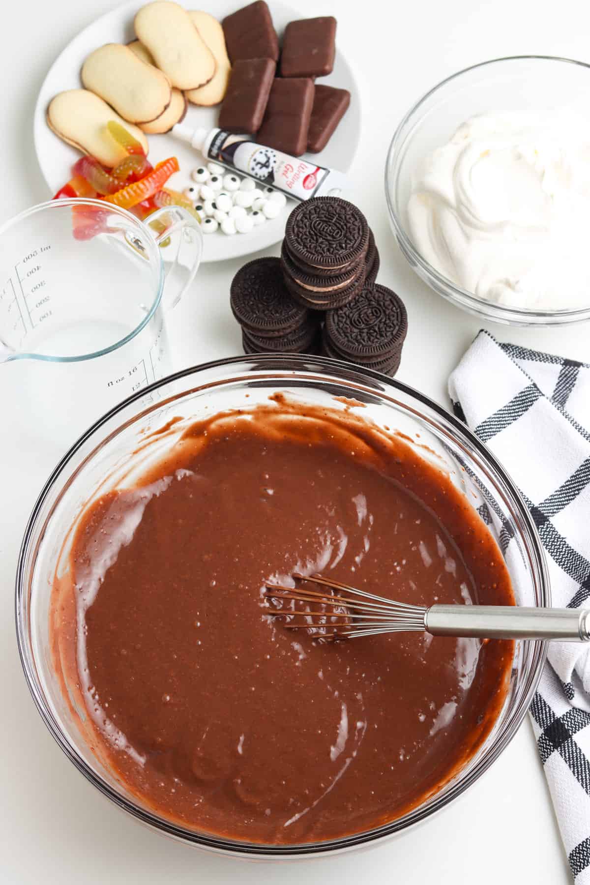 Glass bowl with chocolate pudding