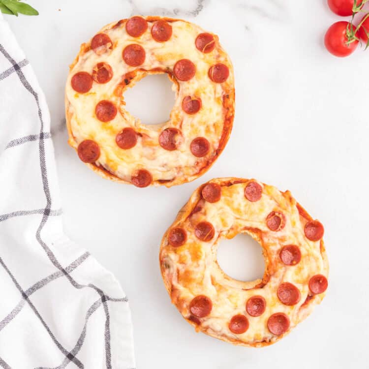 Pizza Bagels in Air Fryer Square Image