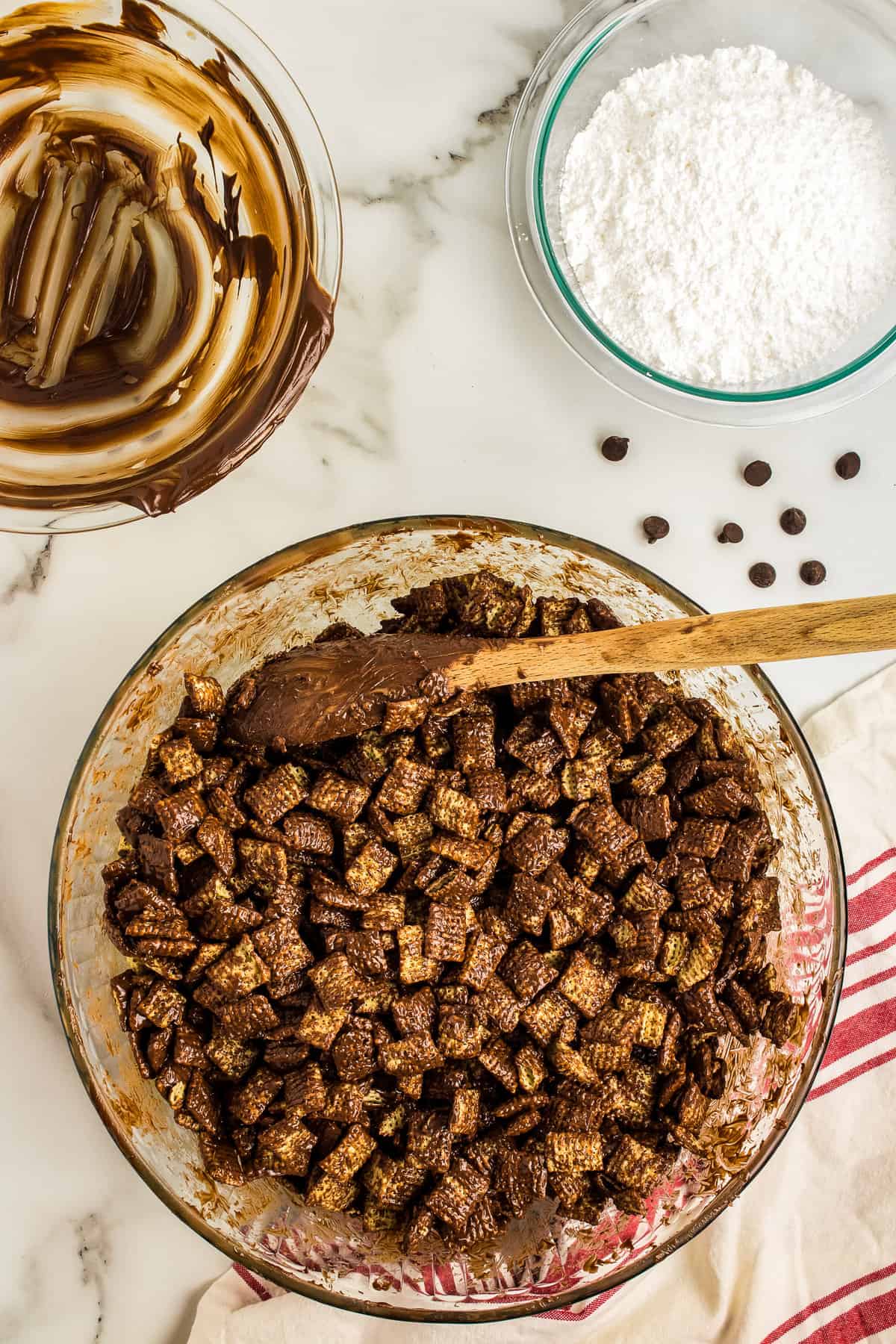 Stir together well and make sure all cereal pieces are coated.