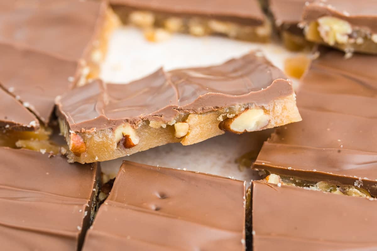 Toffee broken apart on serving tray