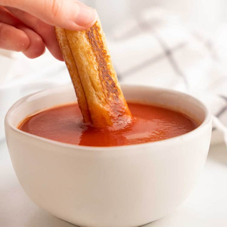 Grilled Cheese Roll Ups Square JET Image
