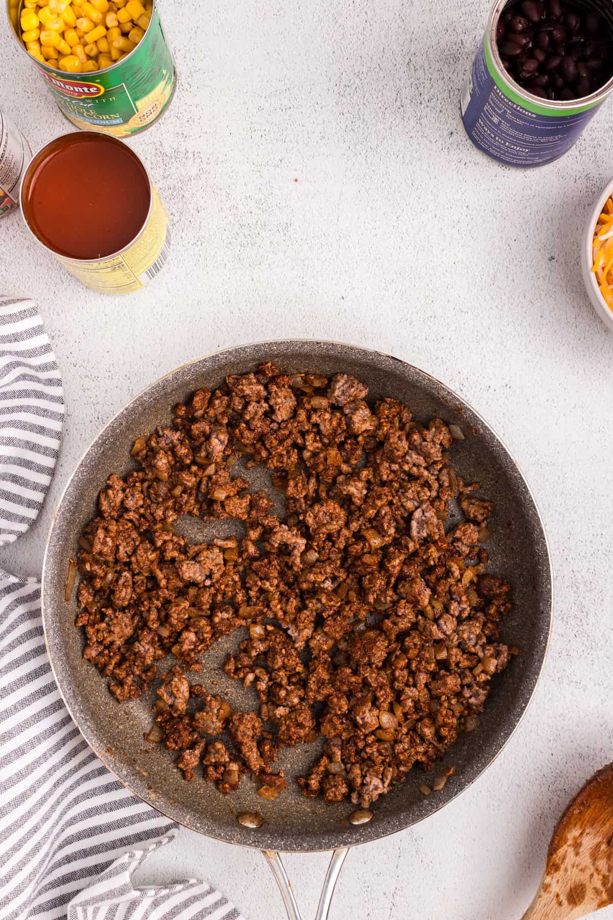 Overhead picture of cooked taco meat.